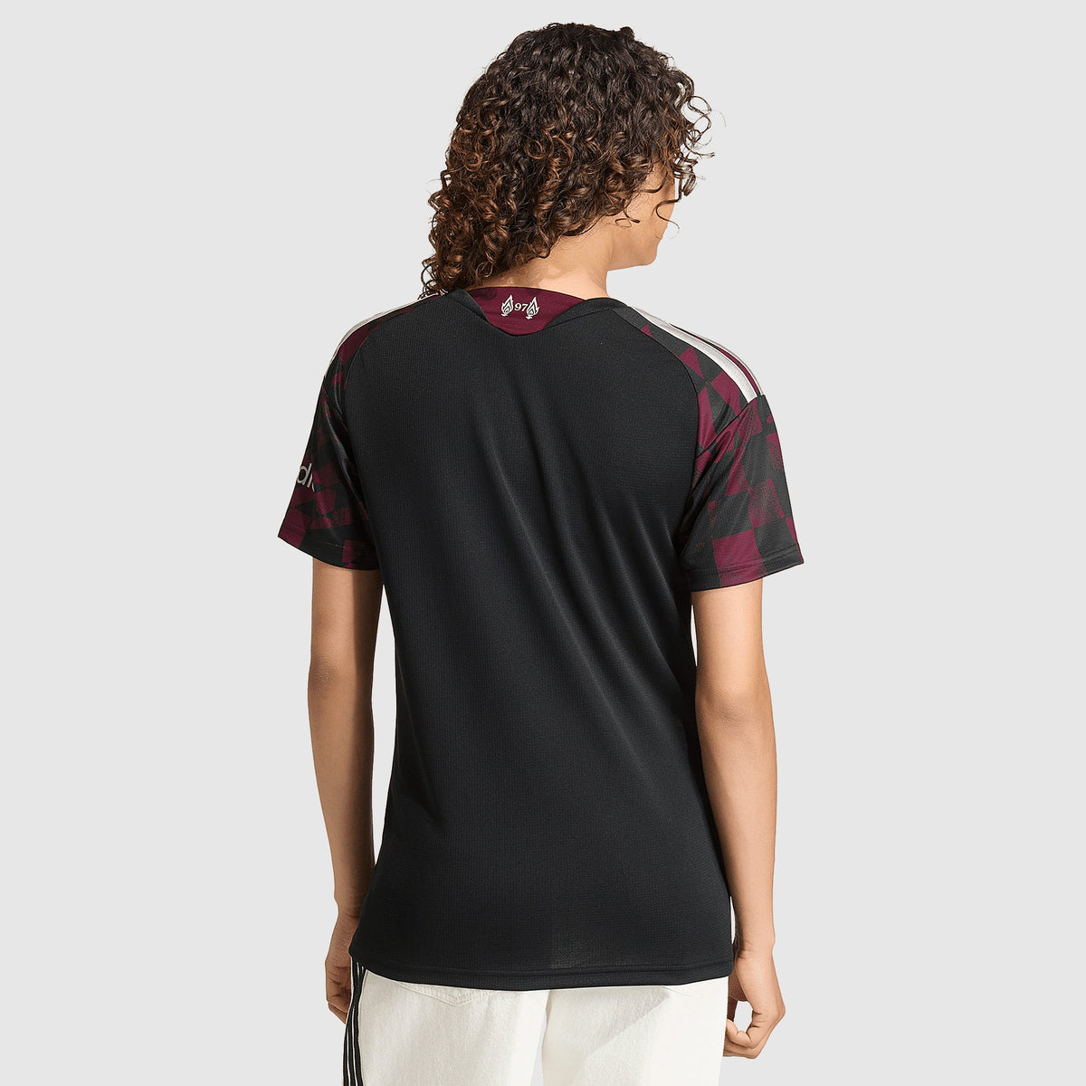 Jersey Woman Liverpool 2026/27 HomeHome Fan