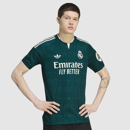 Jersey Real Madrid 2026/27 Home Fan