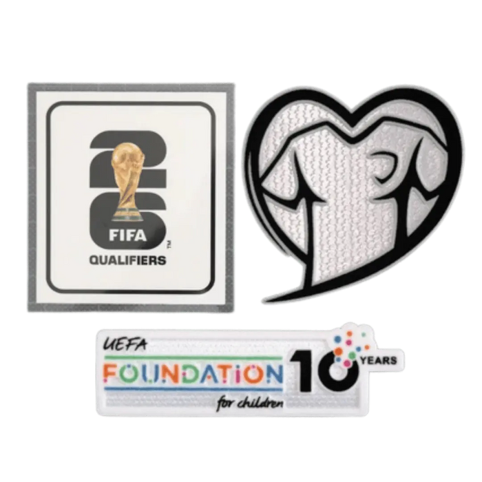 Spiltrøje-patches til VM-kvalifikationen 2026: Play With Heart & FOUNDATHomeON