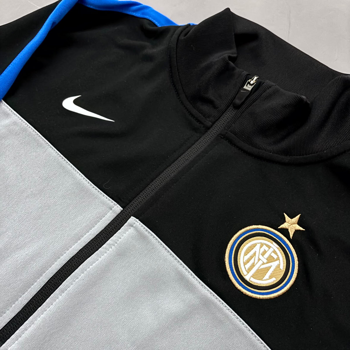 Retro Nike Milan 2010/11 træningsdragt